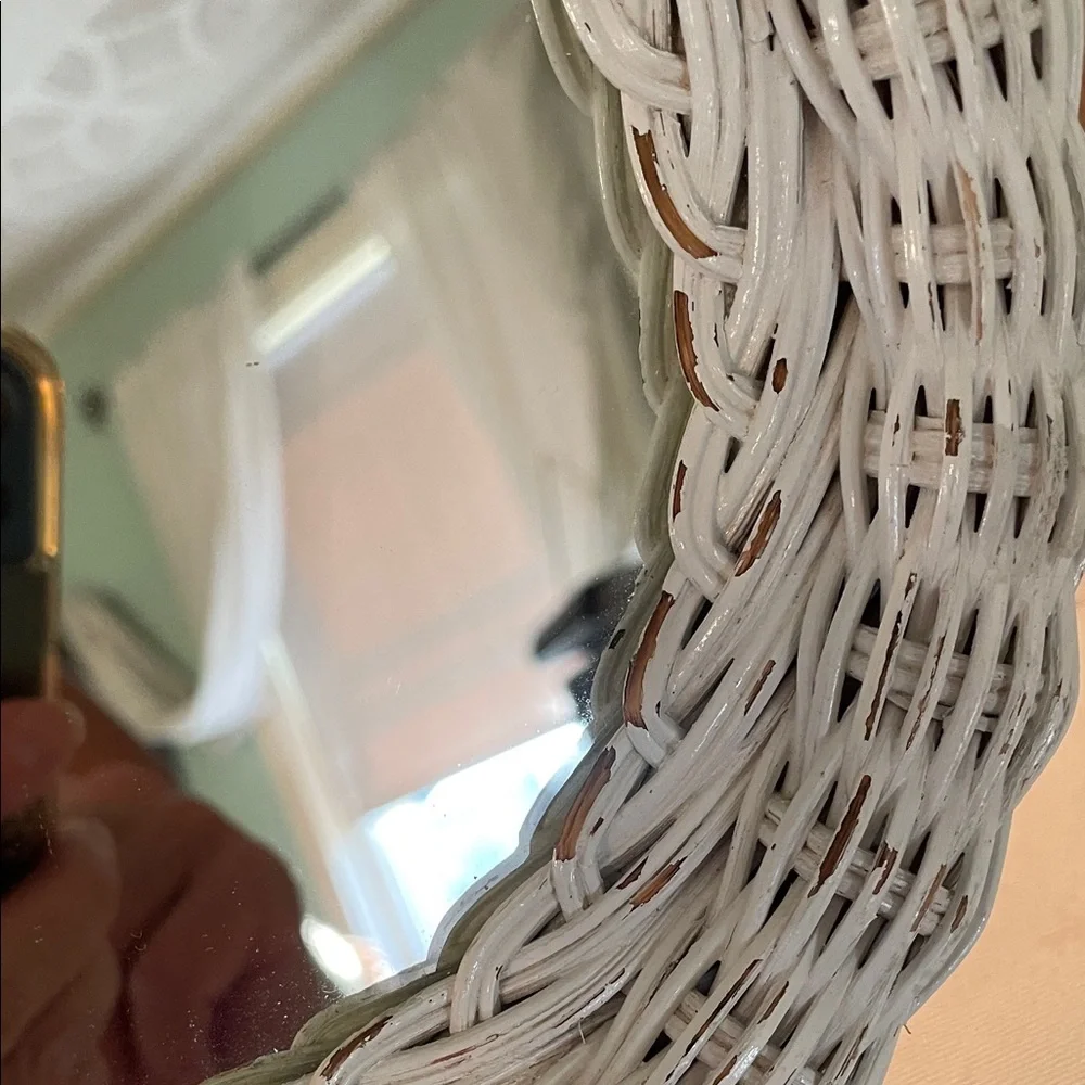 Vintage White Wicker Hand Mirror Women’s Vanity Mirror Hong Kong